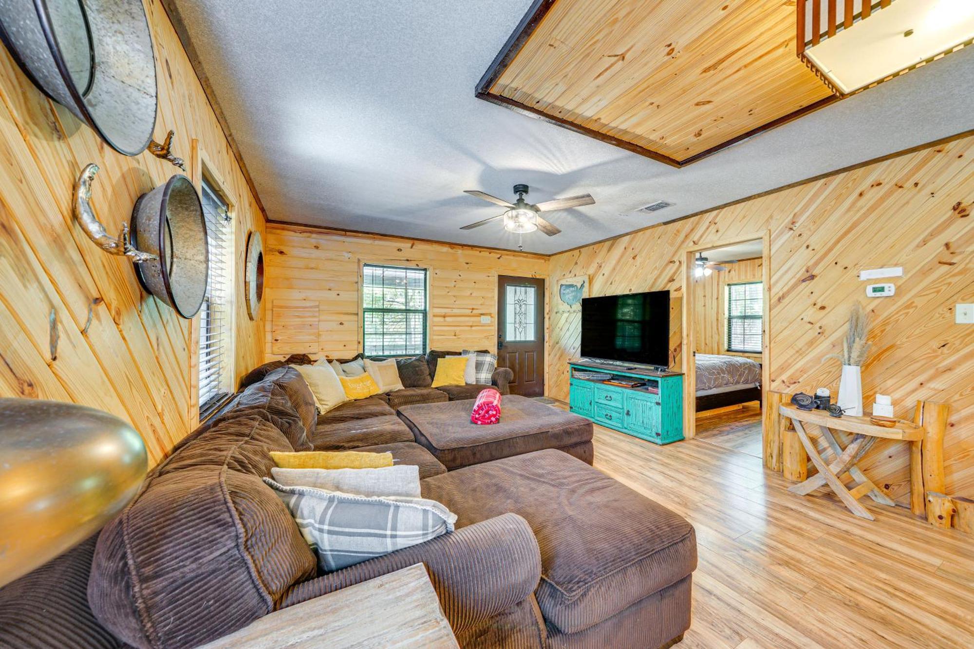 Broken Bow Cabin With Hot Tub And Game Room! Εξωτερικό φωτογραφία